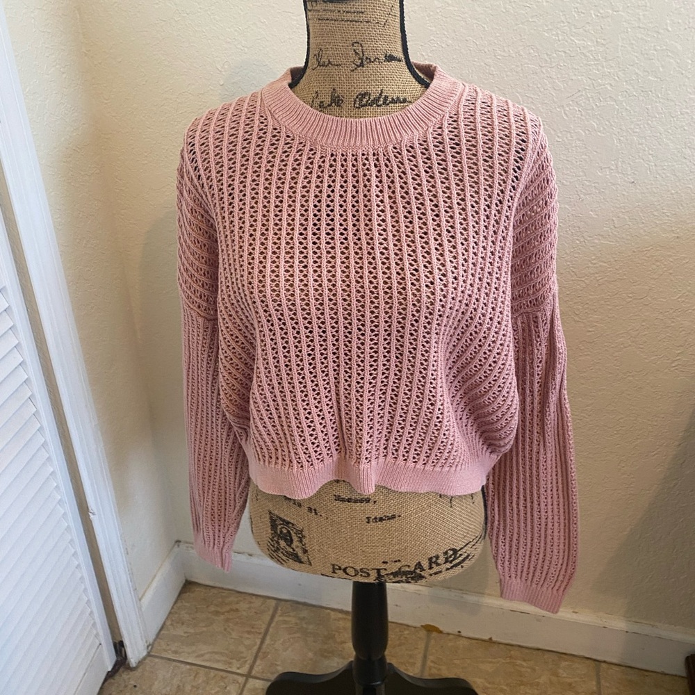 Old Navy Pink Knit crop Sweater size L